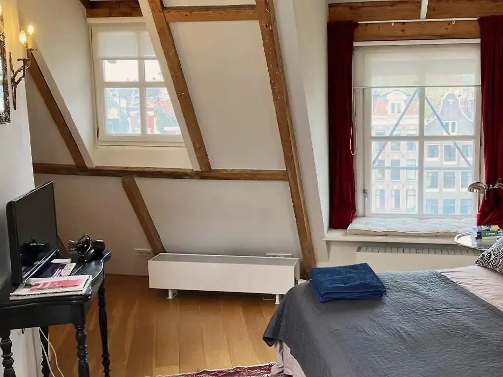 Canal View B&B Amsterdam